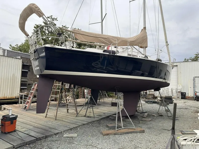 Slide: The Image of J/32 Antifouling touch up, May 2024 - 5868094