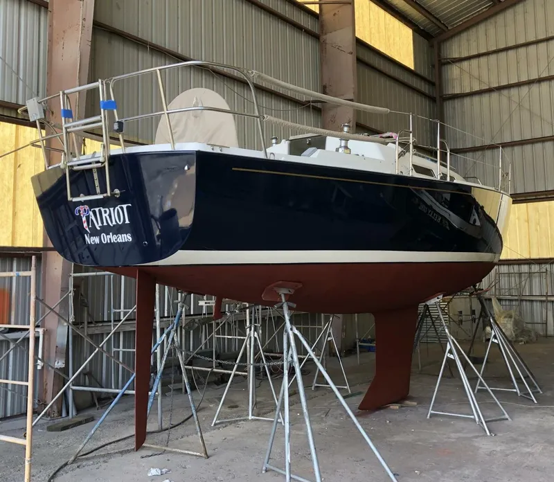 Slide: The Image of J/32 Hull being painted in 2020 - 5868099