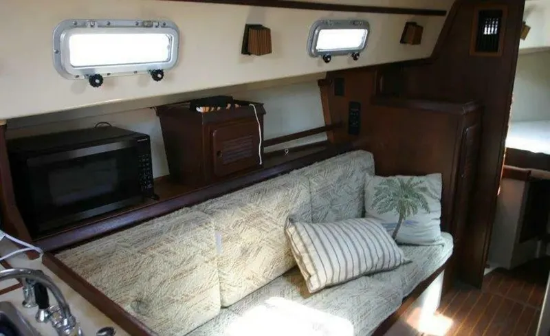 Slide: The Image of Island Packet 31 1986 - 5864834