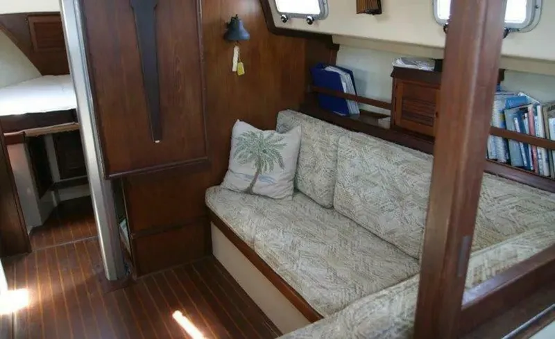 Slide: The Image of Island Packet 31 1986 - 5864839