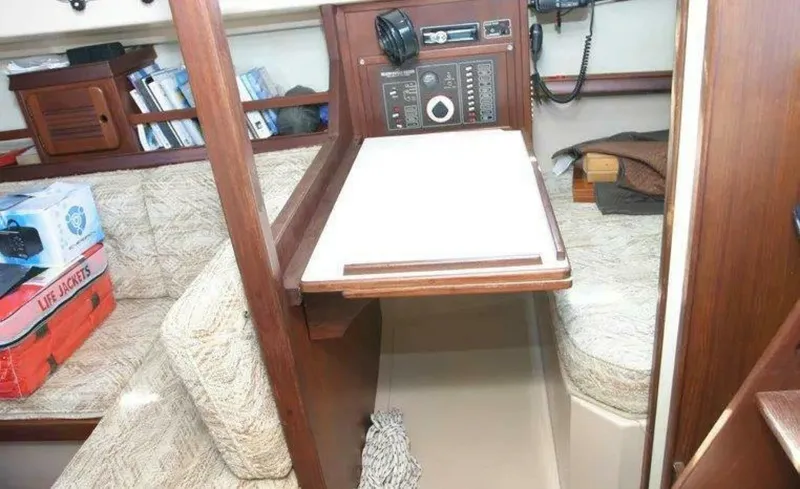 Slide: The Image of Island Packet 31 1986 - 5864845