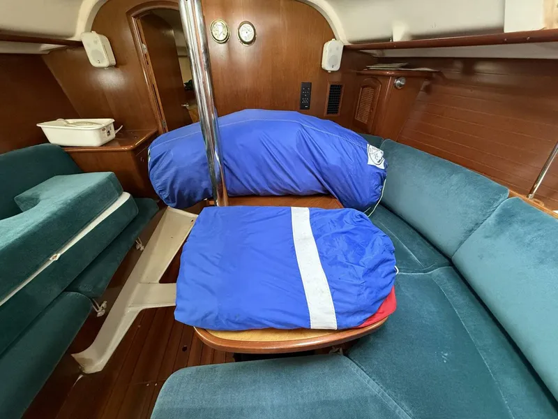 Slide: The Image of Beneteau OCEANIS 352 1998 - 5942430