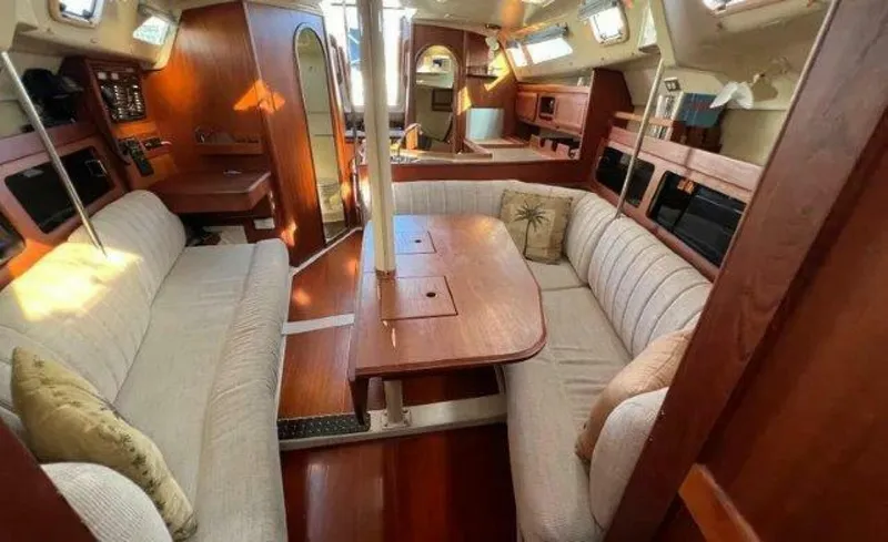 Slide: The Image of Hunter 35.5 1990 - 5865100