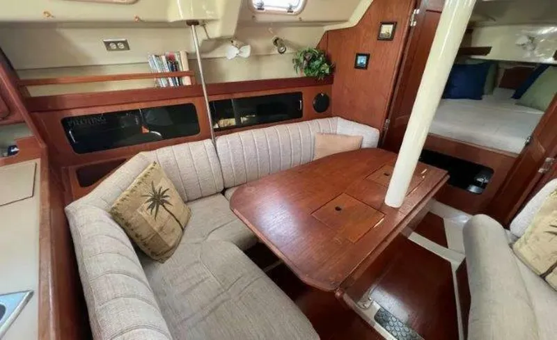 Slide: The Image of Hunter 35.5 1990 - 5865099