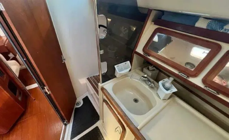 Slide: The Image of Hunter 35.5 1990 - 5865089