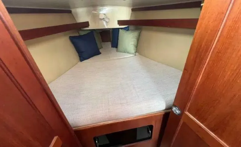 Slide: The Image of Hunter 35.5 1990 - 5865102