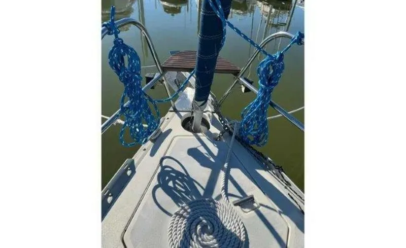 Slide: The Image of Hunter 35.5 1990 - 5865090