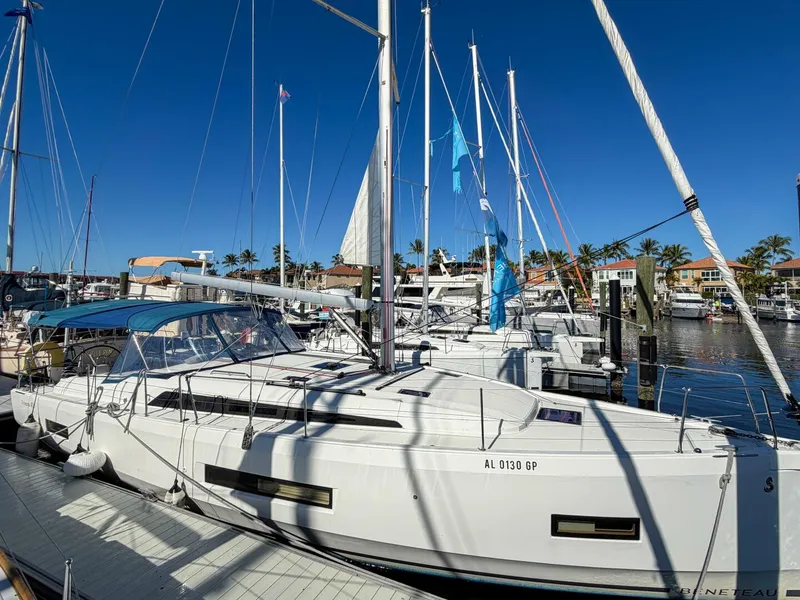 Slide: The Image of Beneteau 40.1 2022 - 5869291