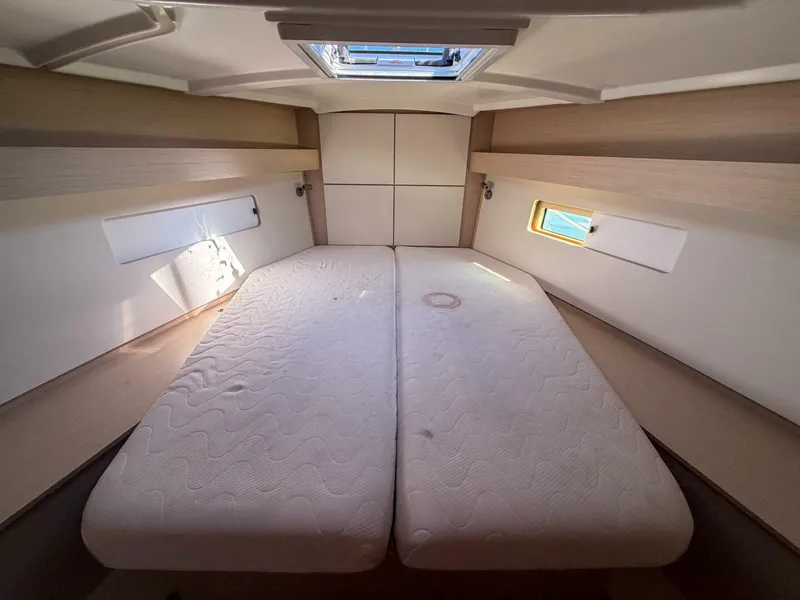 Slide: The Image of Beneteau 40.1 2022 - 5869386