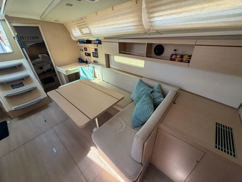 Slide: The Image of Beneteau 40.1 2022 - 5869380