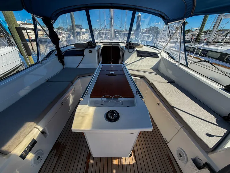 Slide: The Image of Beneteau 40.1 2022 - 5869342