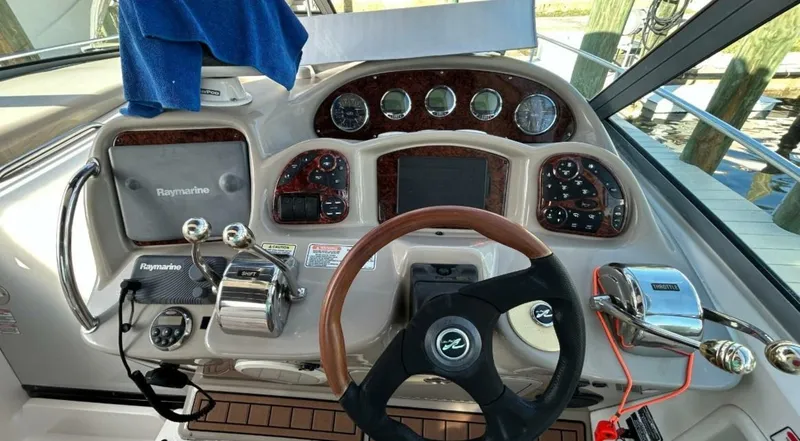 Slide: The Image of Sea Ray 320 2006 - 5869770