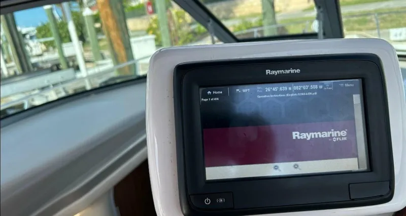 Slide: The Image of Sea Ray 320 2006 - 5869773