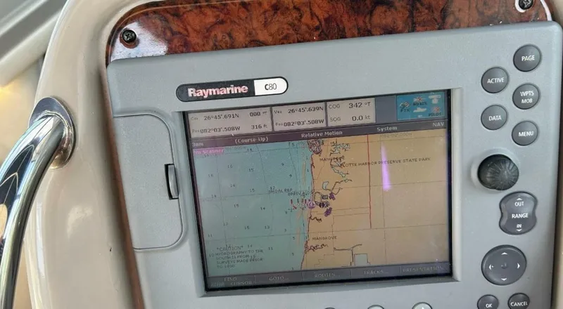 Slide: The Image of Sea Ray 320 2006 - 5869780