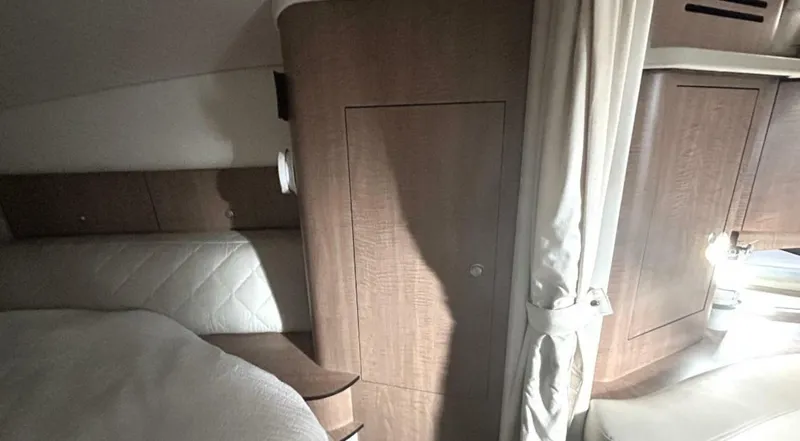 Slide: The Image of Sea Ray 320 2006 - 5869800