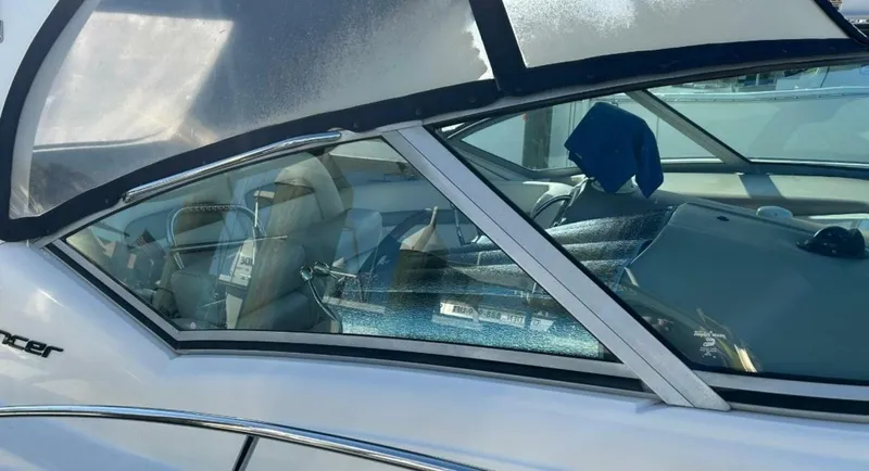 Slide: The Image of Sea Ray 320 2006 - 5869765