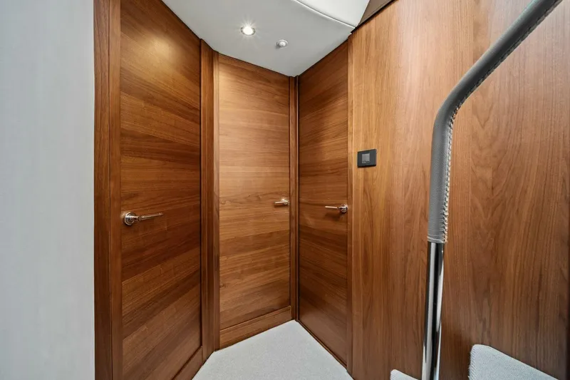 Slide: The Image of Princess F50 2023 - 5865814