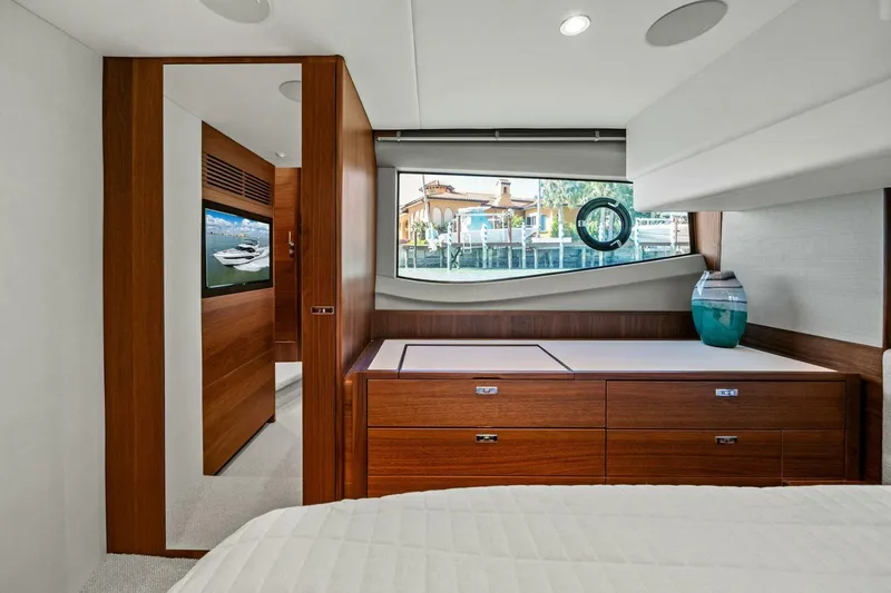 Slide: The Image of Princess F50 2023 - 5865793