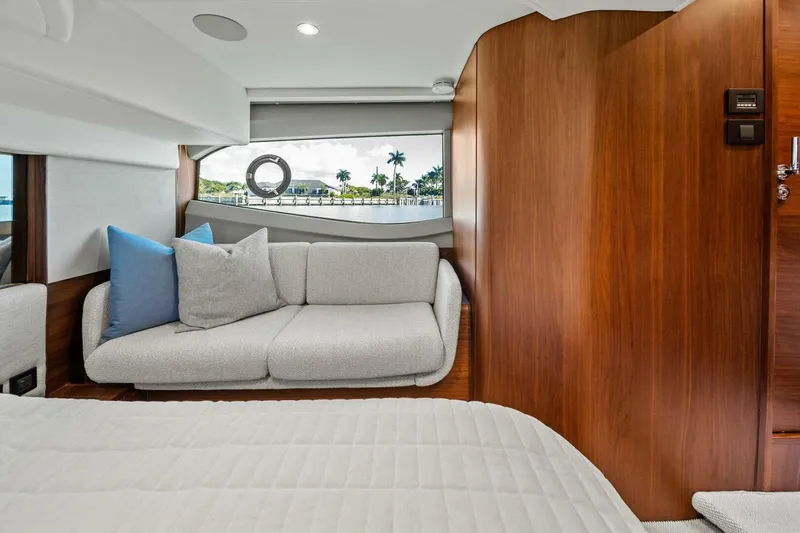 Slide: The Image of Princess F50 2023 - 5865802