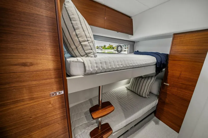 Slide: The Image of Princess F50 2023 - 5865810