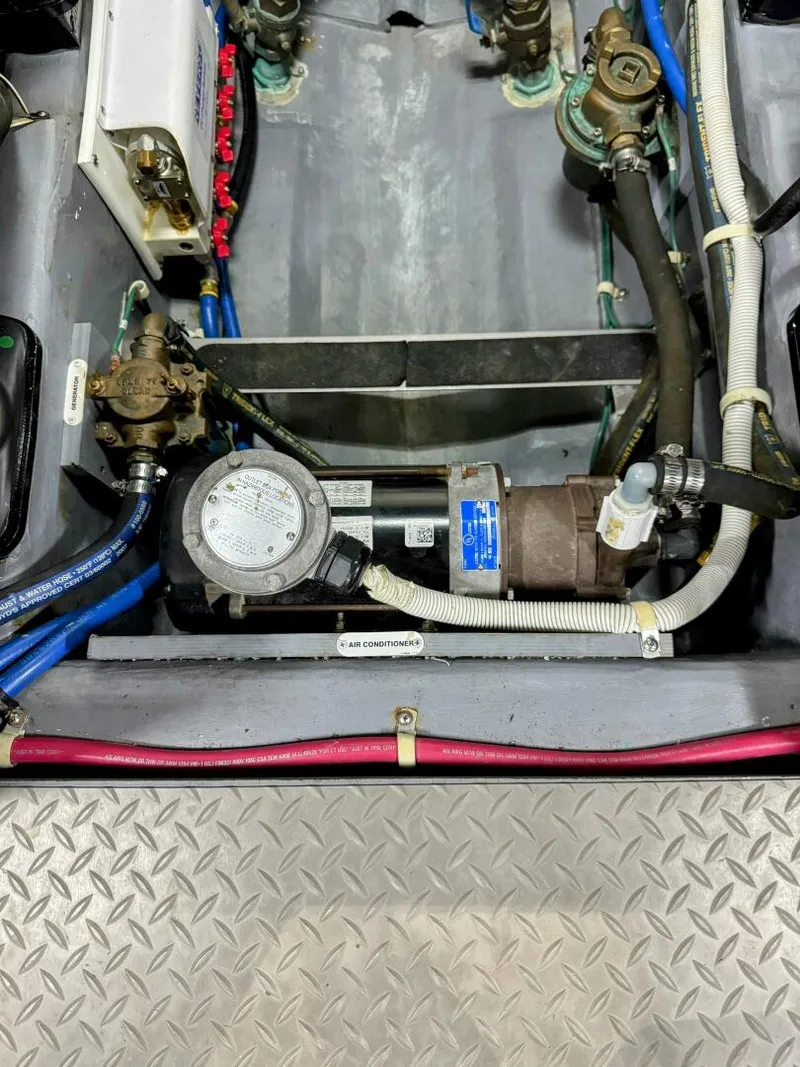 Slide: The Image of Carver C37 2017 - 5869664