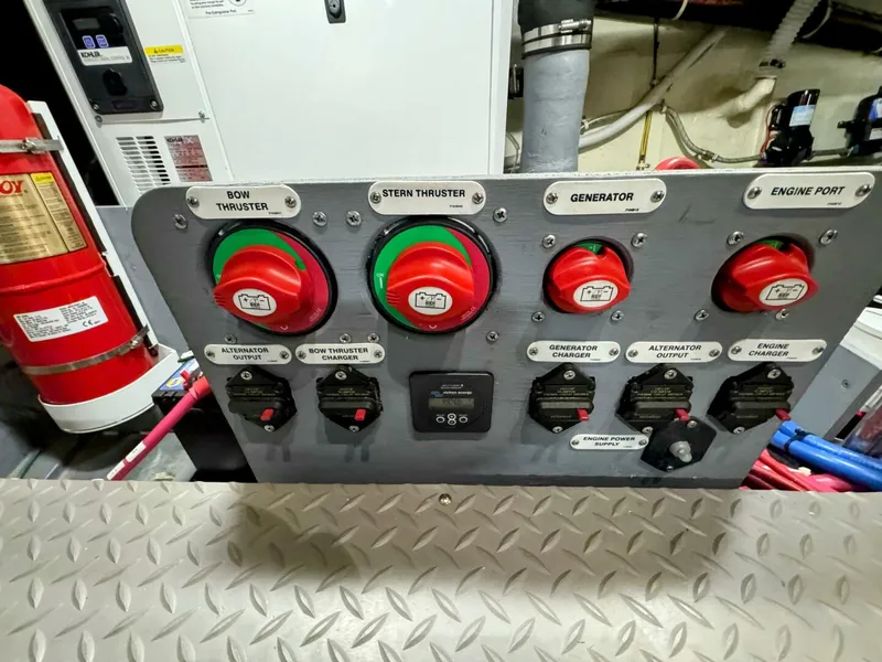 Slide: The Image of Carver C37 2017 - 5869688