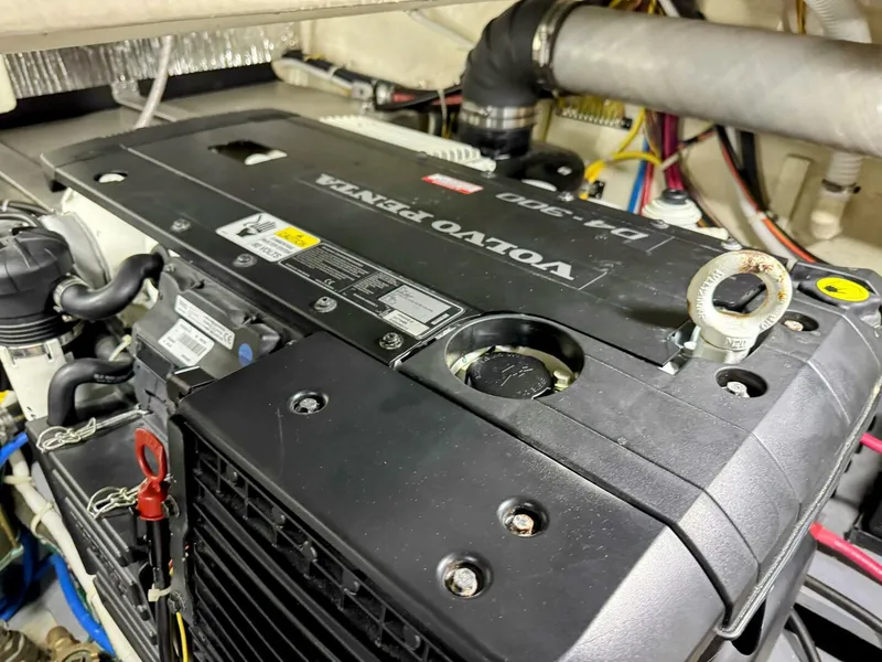 Slide: The Image of Carver Yachts C37 2017 - 5869666