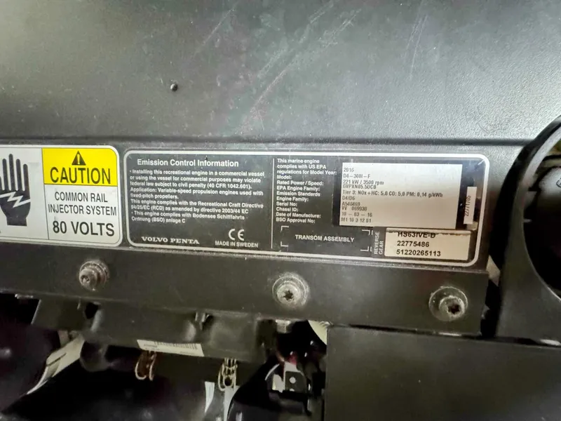 Slide: The Image of Carver Yachts C37 2017 - 5869681