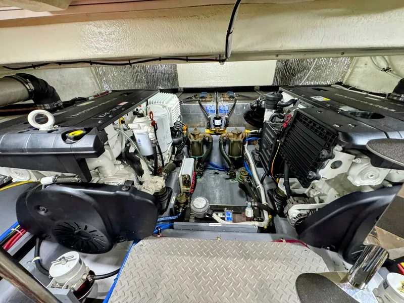 Slide: The Image of Carver Yachts C37 2017 - 5869693