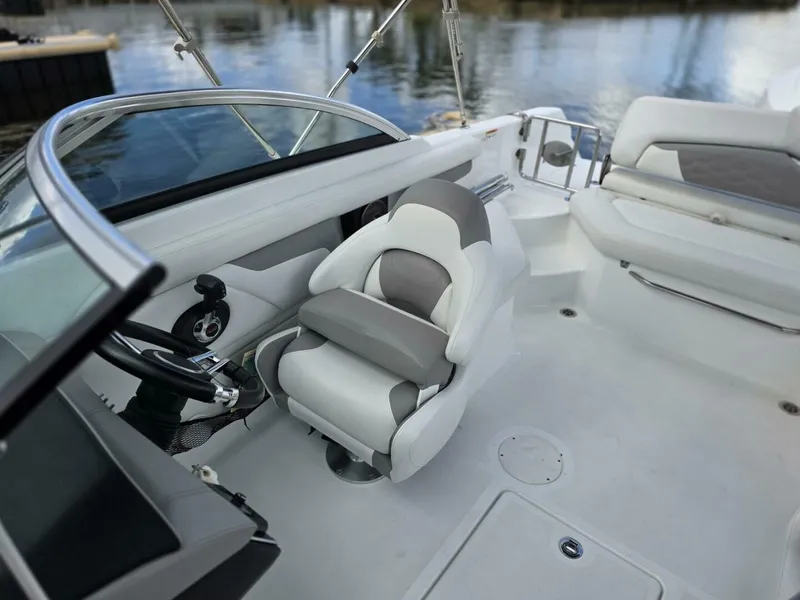 Slide: The Image of Four Winns HD3 2021 - 5865684