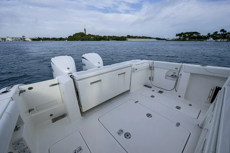 Slide: The Image of Pursuit S 328 Sport 2024 - 5865786