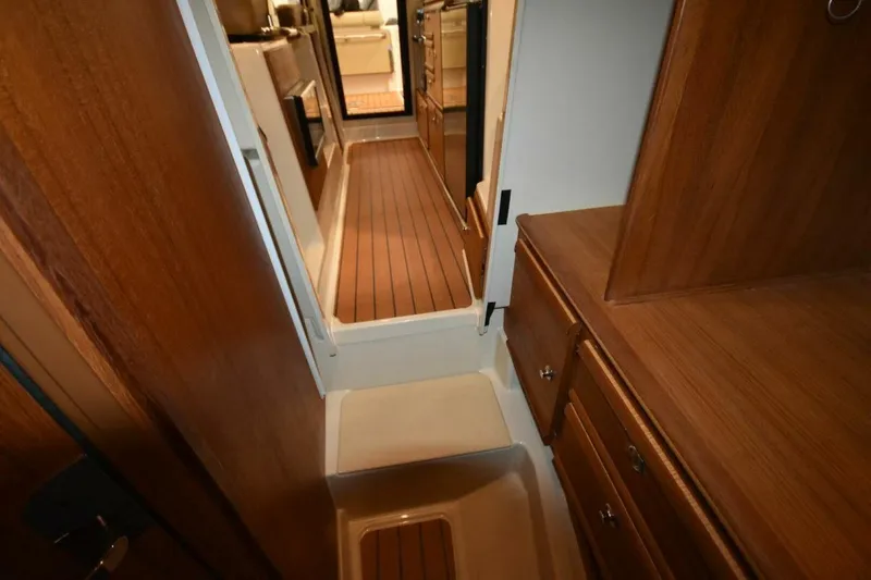 Slide: The Image of Ranger Tug R-27 Luxury Edition 2022 - 5866407