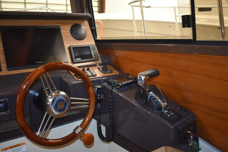 Slide: The Image of Ranger Tug R-27 Luxury Edition 2022 - 5866413