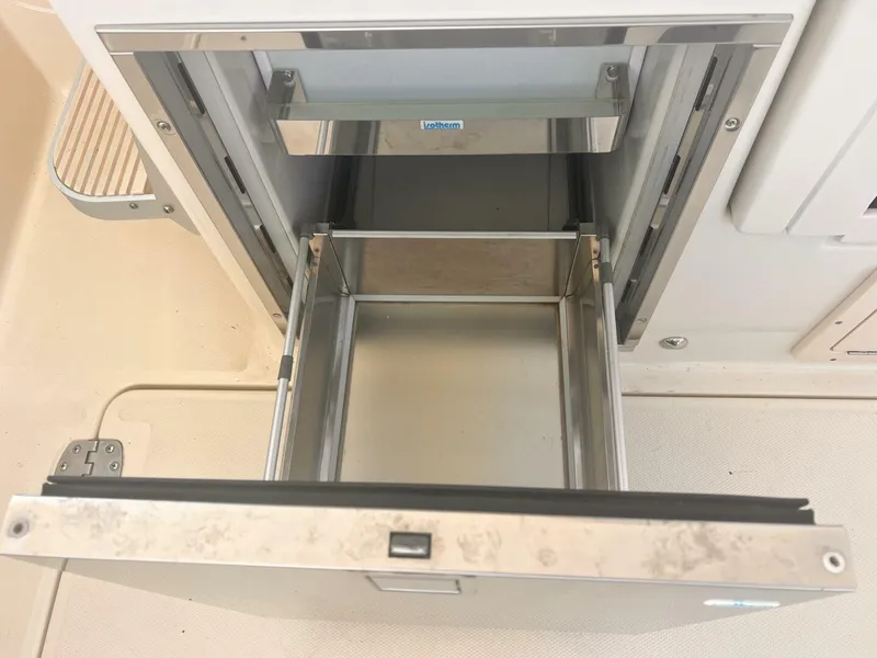 Slide: The Image of Mainship Pilot 31 2009 - 5868018