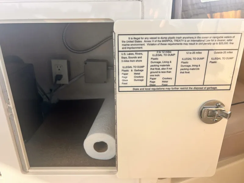 Slide: The Image of Mainship Pilot 31 2009 - 5868020