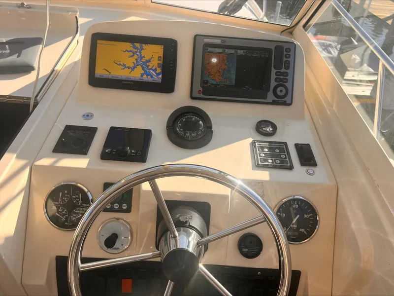 Slide: The Image of Mainship Pilot 31 2009 - 5867919