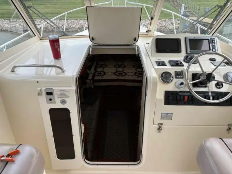 Slide: The Image of Mainship Pilot 31 2009 - 5867925