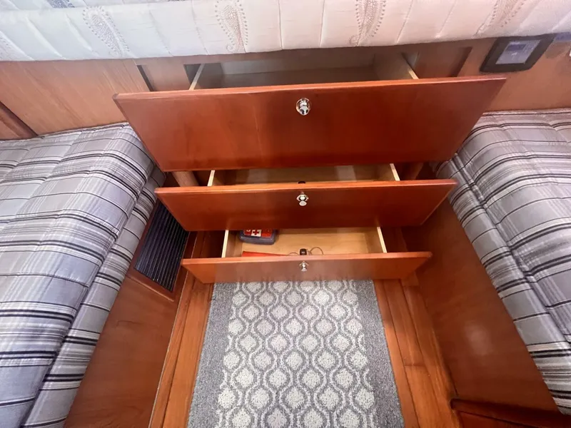 Slide: The Image of Mainship Pilot 31 2009 - 5867935