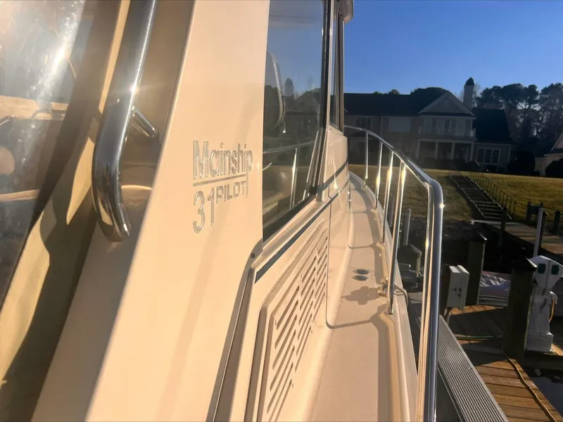 Slide: The Image of Mainship Pilot 31 2009 - 5868025