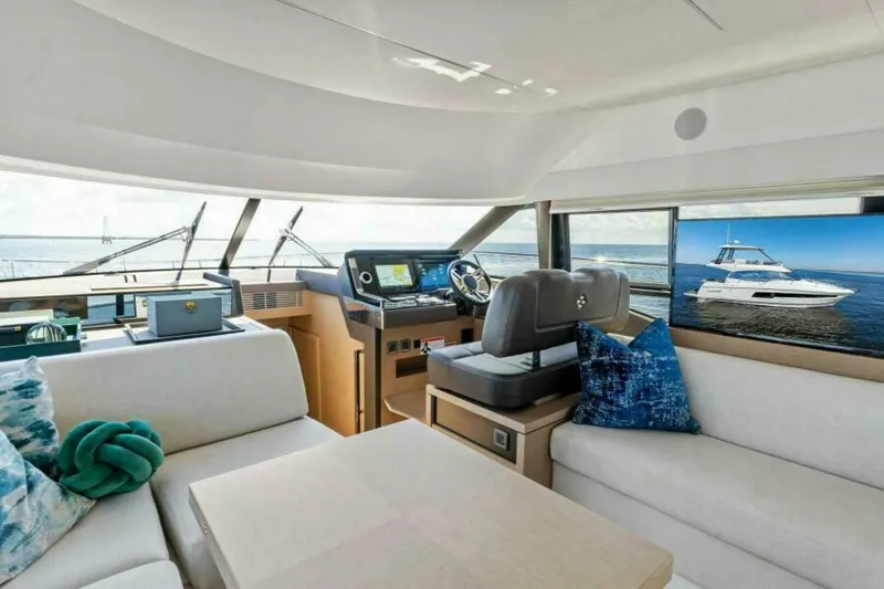 Slide: The Image of Prestige 460 Flybridge 2023 - 5866934