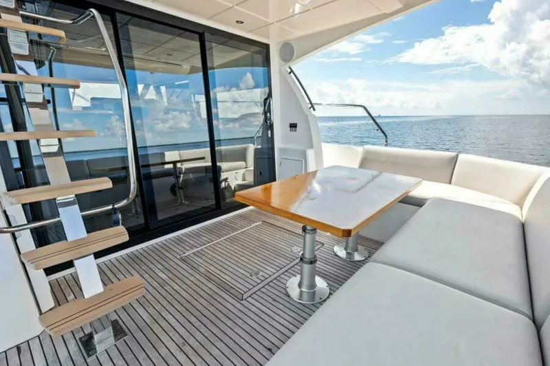 Slide: The Image of Prestige 460 Flybridge 2023 - 5866982