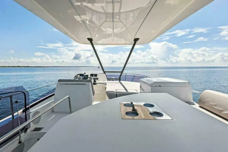 Slide: The Image of Prestige 460 Flybridge 2023 - 5866991