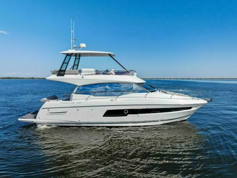 Slide: The Image of Prestige 460 Flybridge 2023 - 5867017