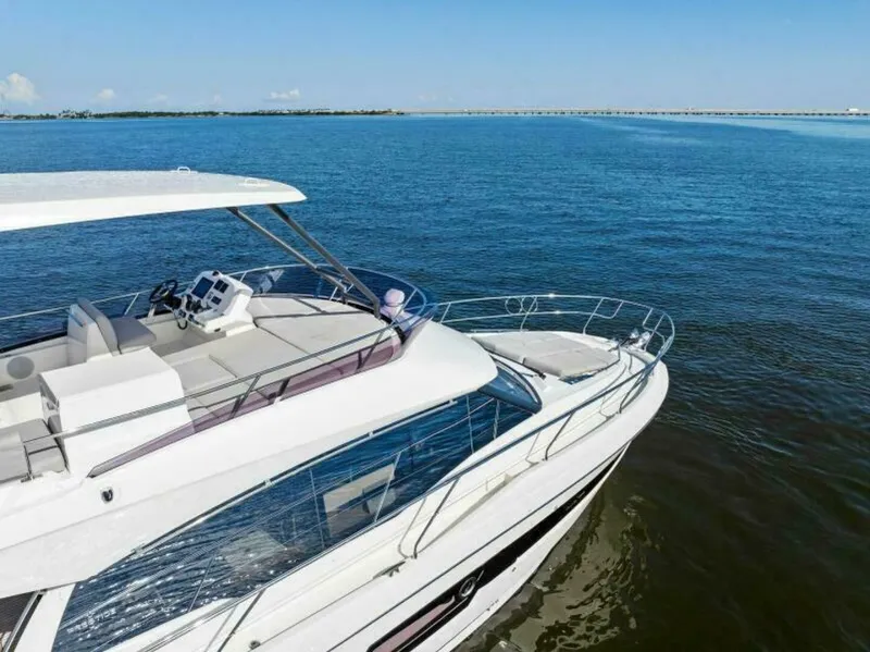Slide: The Image of Prestige 460 Flybridge 2023 - 5867026
