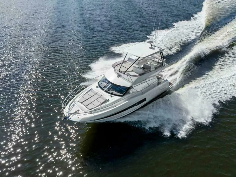 Slide: The Image of Prestige 460 Flybridge 2023 - 5867040