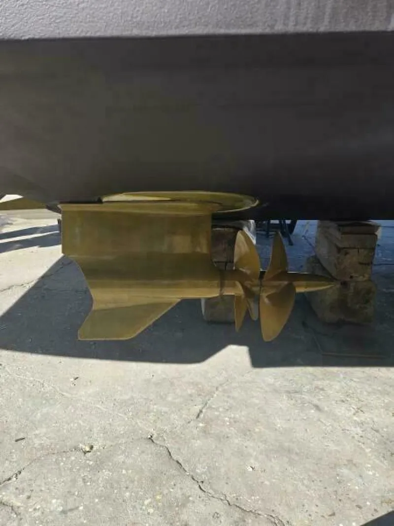 Slide: The Image of Prestige 460 Flybridge 2023 - 5867042