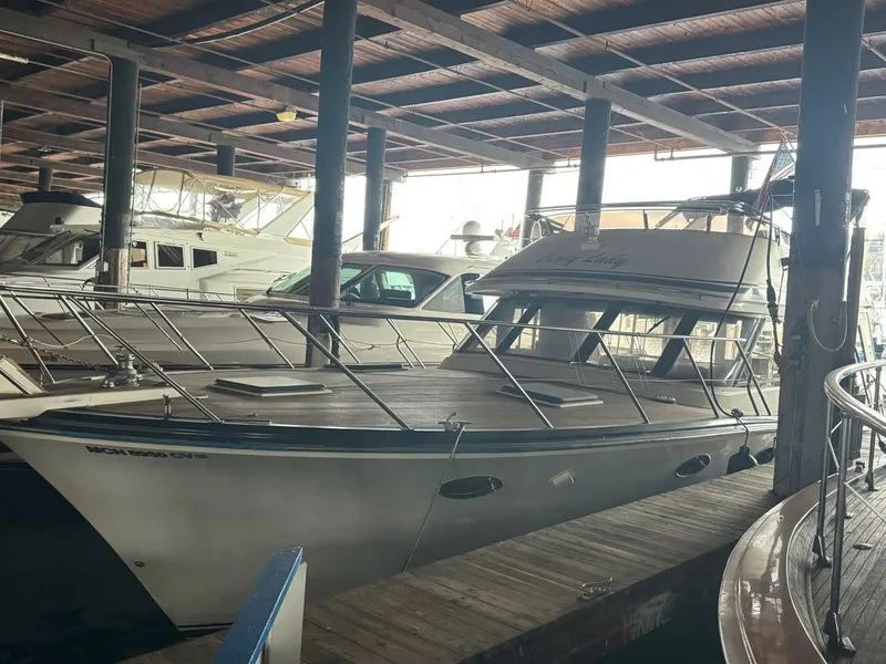 The Image of Symbol 53' Sedan 1990 - 5867265