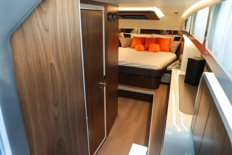 Slide: The Image of Canados Gladiator 493 Grand 2026 - 6536441