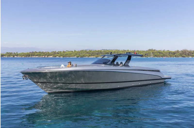 Slide: The Image of Canados Gladiator 493 Grand 2026 - 5867383