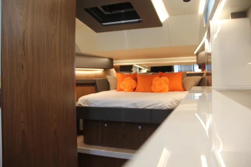 Slide: The Image of Canados Gladiator 493 Grand 2026 - 6285931